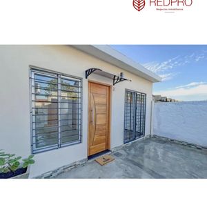 Alquiler Casa De1 Dormitorio Y Patio. Excelente Condiciones A Estrenar. Buceo.