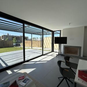 Venta De Casa 3 Dormitorios En Barrio Privado - Cordón Norte, Montevideo