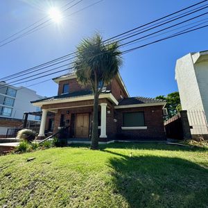 Colonia - Venta De Casa De 3 Dormitorios Y Piscina En Excelente Zona De Colonia
