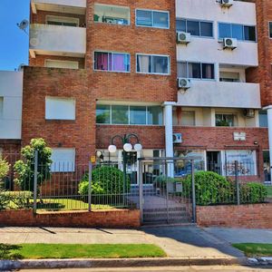 Apartamento En Alquiler En Edificio Ginkgo De 2 Dormitorios 