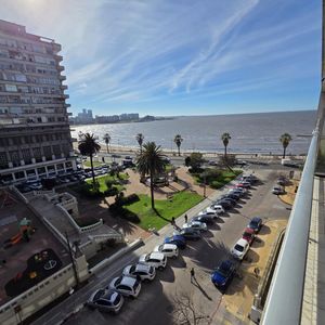 Plaza Gomensoro, Vista Al Mar, Piso Alto, 155 M2, 3 Dormitorios, Servicio, Gge, Box !!