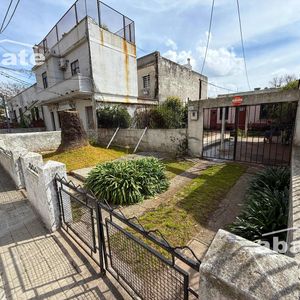 Venta De Casa Padrón único En  Buceo, PróX. Av. Rivera Y Solano López
