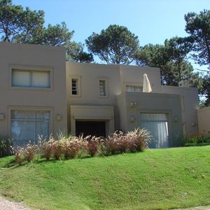 Casa En Alquiler La Barra - Laguna Blanca -  Casa Betania Tm 6049