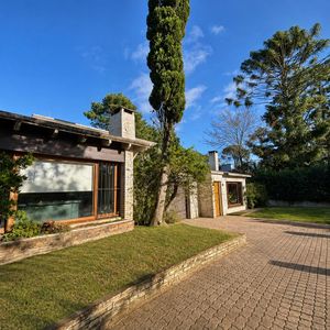 Casa En Venta De 4 Dormitorios En Cantegril