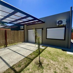 Colonia - Venta De Casa De 2 Dormitorios Con Piscina