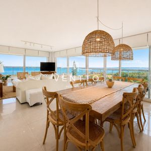 Exclusivo Apartamento Esquinero De 3 Dormitorios En Suite Frente Al Mar