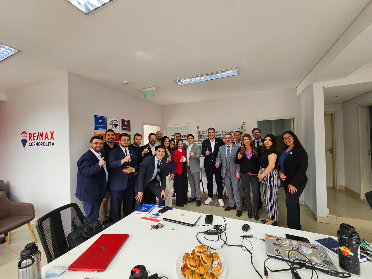 REMAX COSMOPOLITA
