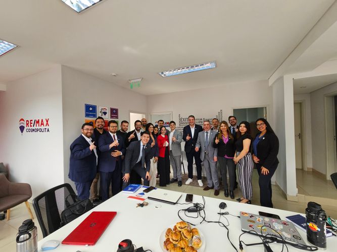 REMAX COSMOPOLITA