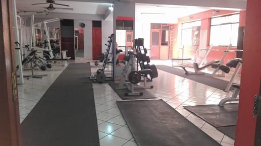 Alquilo Local Comercial 2° Piso en Pro. Av Ejercito Ideal Gym, Empresas