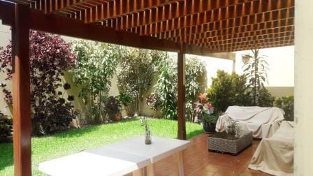 Vendo Casa Excelente Distribucion 278 m2 Frente a Parque! X Simón Salguero