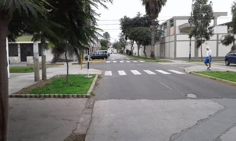 Cerca Av San Felipe con Olavegoya