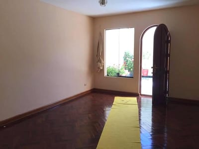 Excelente Casa Area Muy Comercial, Centrica Yanahuara
