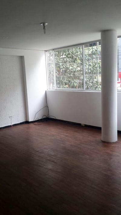 Excelente Oficina en Av 28 de Julio, a Unas Cuadras de Larco