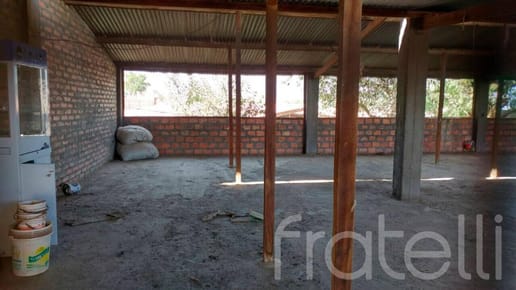 Se Alquila Almacenes de 250 m2 en Zamacola