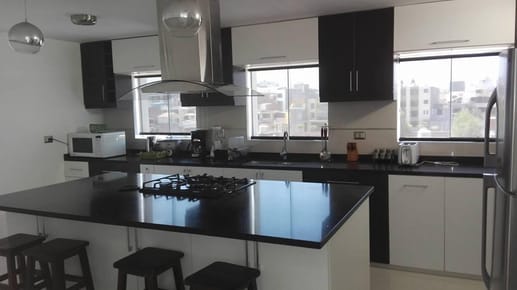 Alquilo Hermoso Pent House Amoblado en Urb. Privada 300 m2