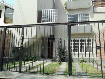Se Vende Departamento Frente a Parque - La Molina