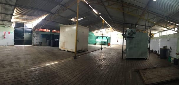 Alquilo Local Industrial At.1300 m2 en Lurin - en Huertos de Villena