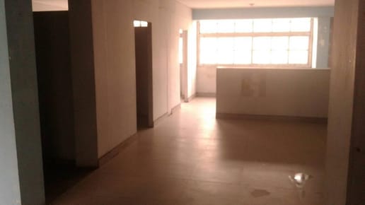 En Alquiler Local Comercial At. 120 m2 en El Centro de La Victoria.