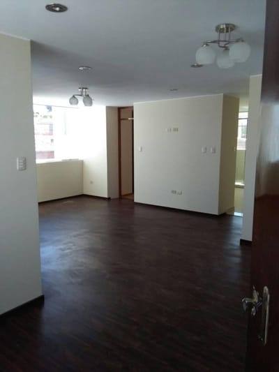 Lindo Dpto. en Venta Área 115 m2 en C. Colorado Costado Calienes