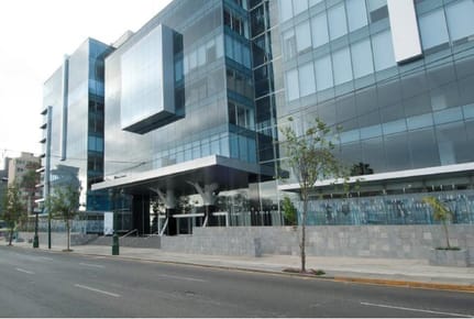 Amplia Oficina Implementada y Amoblada Centro Empresarial Juan de Arona