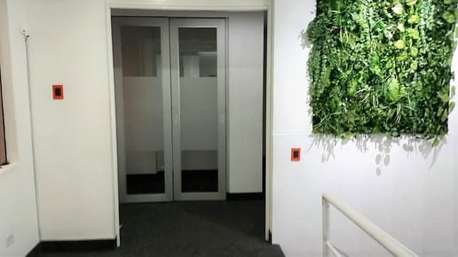 Se Alquila Amplia Oficina 2do Piso, Centro de Miraflores