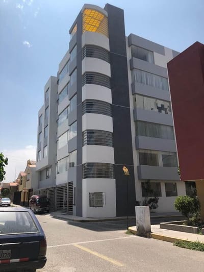 En Venta Moderno Departamento en Urb. Privada de Cerro Colorado