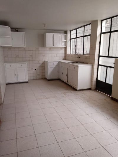 En Venta Amplia Casa Cerca Al Colegio Lord Byron - Yanahuara