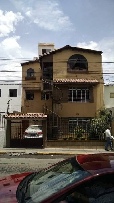 Oportunidad! Vendo Casa Como Terreno de 211.30 m2 en Av J. A. Quiñones