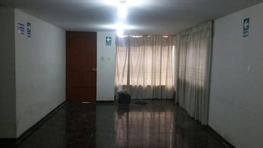Alquilo Bonita Casa a Tres Cuadras de La Plaza de Cayma con Cochera