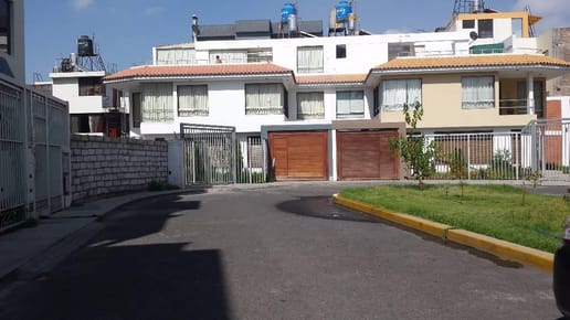Vendo Terreno de 175 m2 en Piedra Santa Frente a Parque, Documentos en Regla.