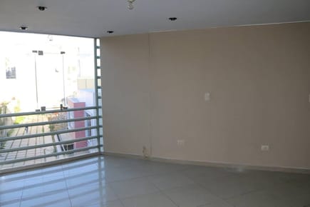 Vendo Bonito Departamento en 3er Piso en Urb. Víctor A. Belaunde