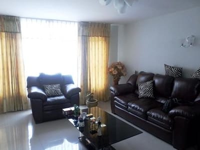 Vendo Hermosa Casa de 3 Pisos con 04 Habitaciones a Espaldas de Incalpaca