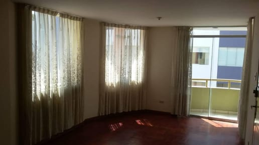 Alquilo Céntrico Departamento en Urbanización de Cayma en 3er Piso con Cochera.