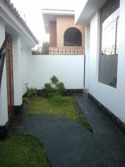 Alquilo Amplia Casa Para Oficinas o Empresa en Las Casuarinas - Yanahuara