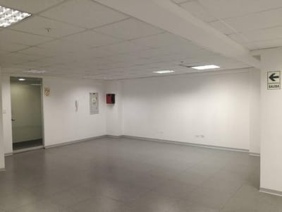 Excelentes Oficinas en Edificio Empresarial
