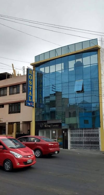 Alquilo o Anticreto Acogedor Hotel de 3 Pisos en Av Progreso