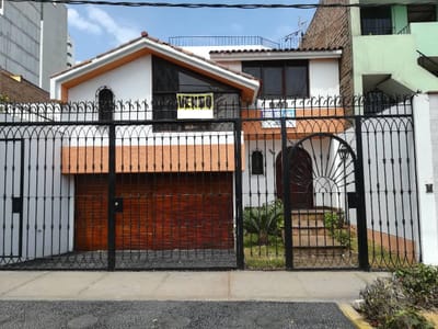 Vendo Preciosa Casa200 m2 Excelente Ubicación! Xcdra 4 Av Universitaria Urb. Pando