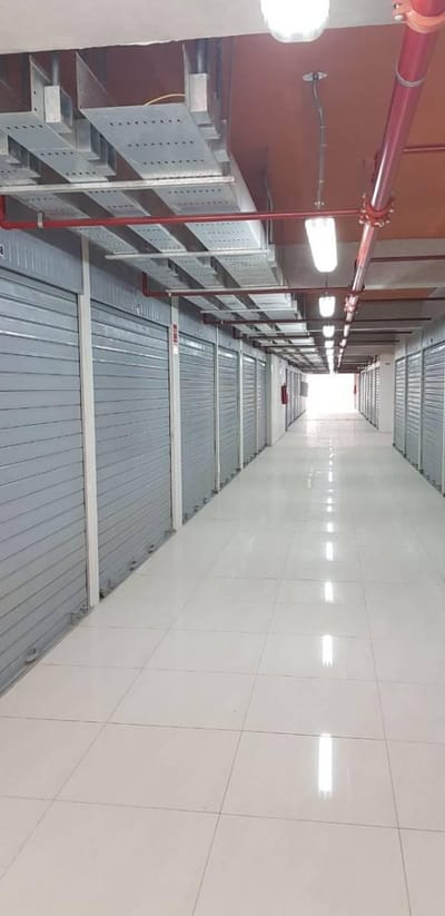 Locales Comerciales Modernos y Muy Bien Ubicados