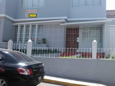 Por Ocasión! Vendo Linda Casa Cerca La Plaza de Cayma