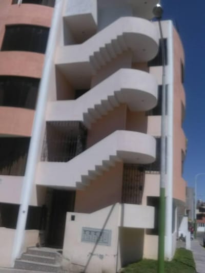 Amplio Duplex en Alquiler en Av de Cerro Colorado 130 m2