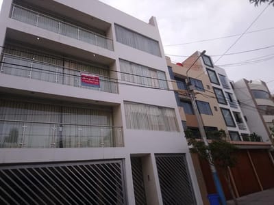 Alquilo Departamento Amoblado en Tercer Piso S/.1900 Yanahuara