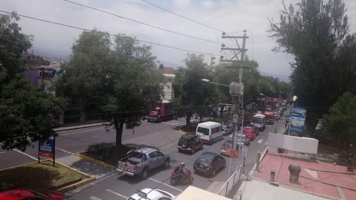 Amplia Casa! en Alquiler Excelente Ubicación a Media Cuadra del Ovalo Quiñones