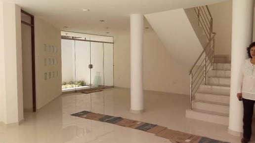 Bonita Casa en Venta - Cerca del Mall Aventura Plaza!