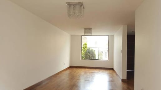 Moderna Casa en Urbanización Privada en Cayma