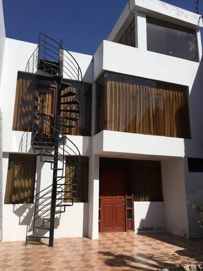 Casa - Hospedaje en Venta por El Cercado