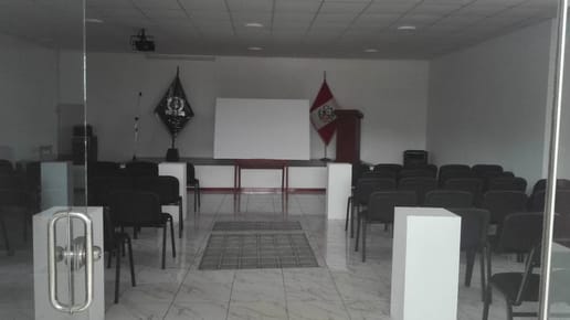 En Venta Local Comercial Ideal Para Colegio, Instituto o Empresa en El Cercado.