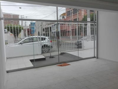 En Venta o Alquiler Local Comercial - Cercado