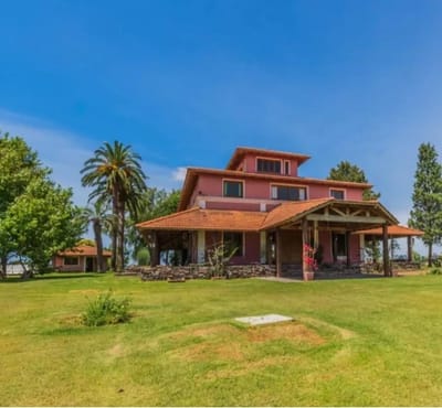 Casa de campo, salón de fiestas y pista hípica en Manga