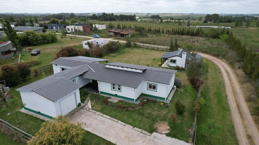 Hermosa casa de 3 dormitorios en zona residencial de Colonia(Altos del Molino)