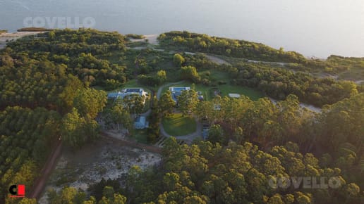 Venta Solar sobre Rio de la Plata, exclusivo, bosque de pinos, playa.